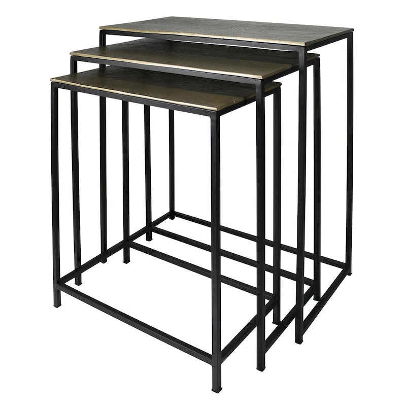 Ensemble de trois tables gigognes en laiton, aluminium noir et fer – 11,5' x 26' x 21'