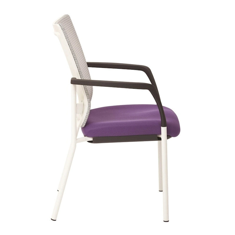 ? Chaise visiteur à dossier en maille avec assise rembourrée en tissu noir, accoudoirs et piètement à finition blanche