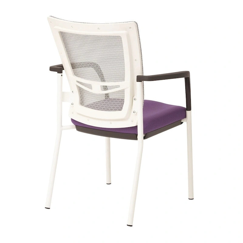 ? Chaise visiteur à dossier en maille avec assise rembourrée en tissu noir, accoudoirs et piètement à finition blanche